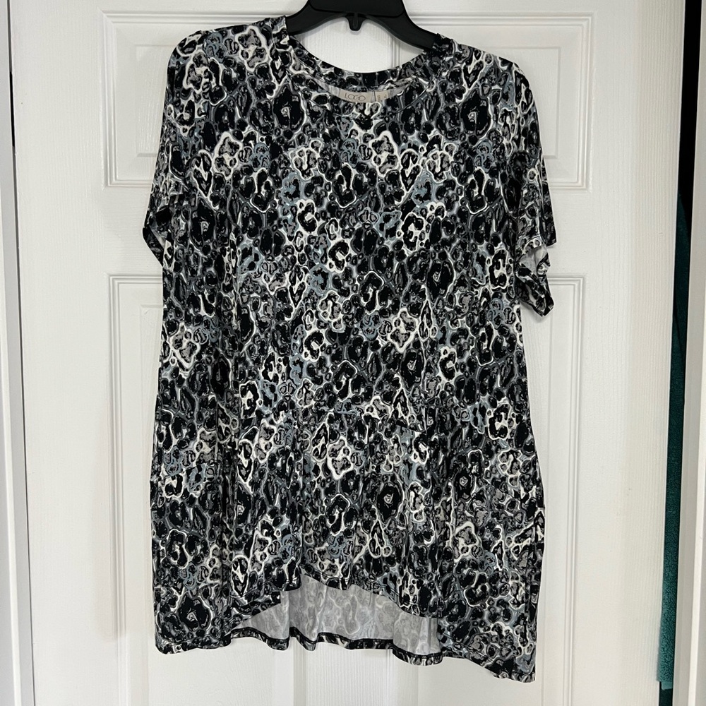 LOGO by Lori Goldstein Monochrome Patterned Top